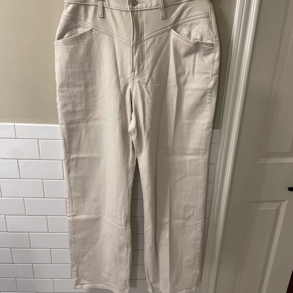 Abercrombie & Fitch, High Rise 90’s Relaxed Jean (curve love) size 31